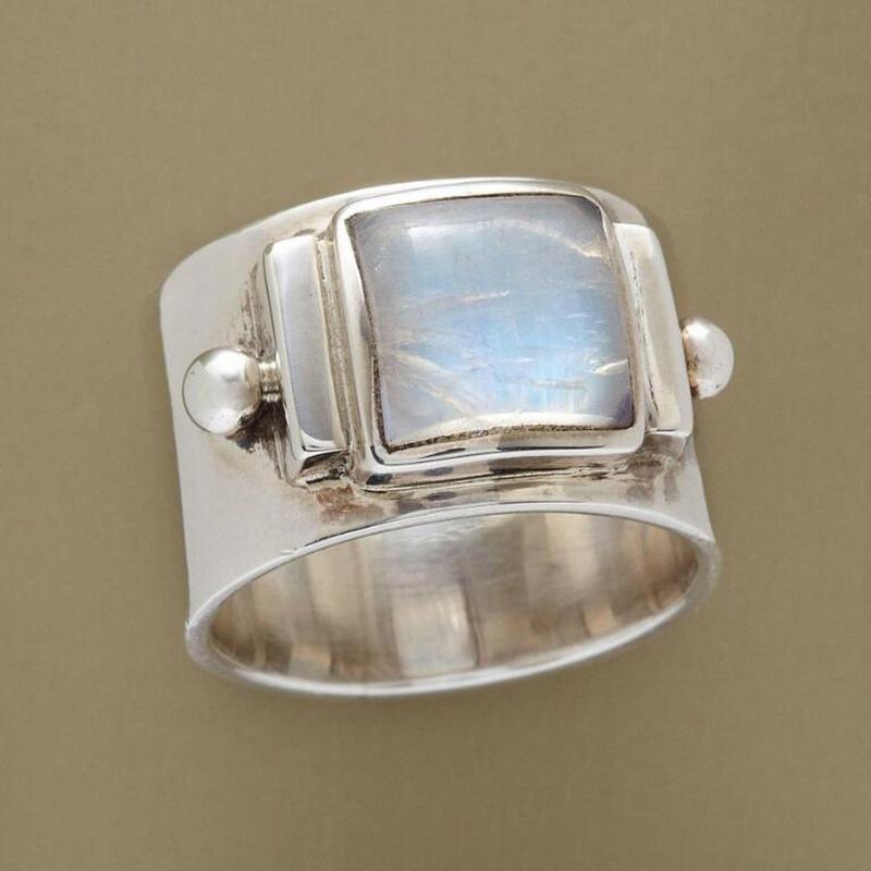 European And American Engagement And Wedding Souvenir Gemstone Rings