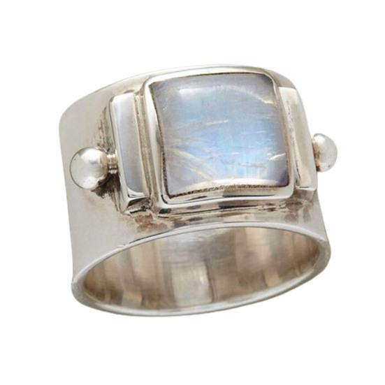 European And American Engagement And Wedding Souvenir Gemstone Rings